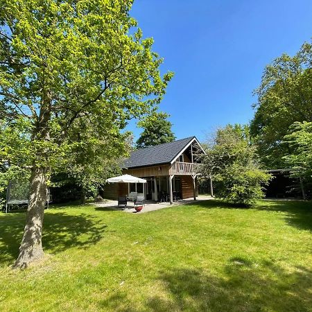 Villa Tofino, Een Comfortabel Vakantiehuis Naast Een Bos En Zwemmeer Gasselte Exterior foto