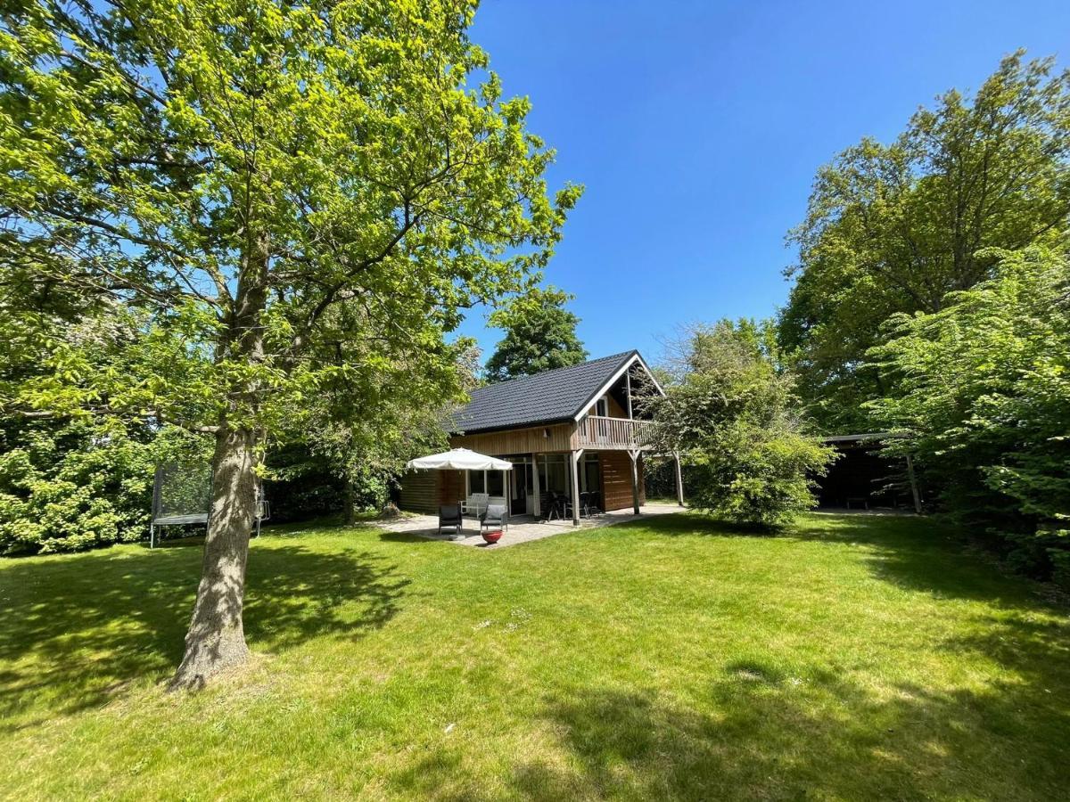 Villa Tofino, Een Comfortabel Vakantiehuis Naast Een Bos En Zwemmeer Gasselte Exterior foto